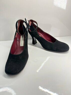 Expression Suede Heels – Women’s US 7